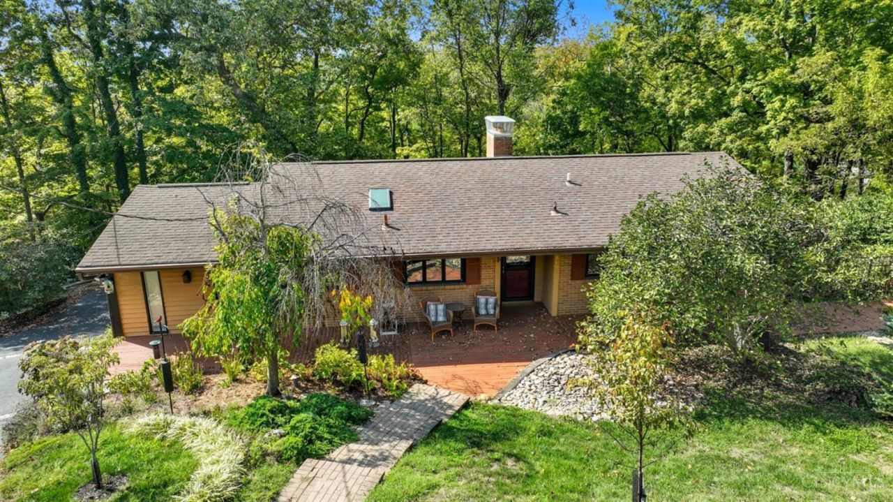 5800 Cherokee Drive, Madeira, OH 45243 Main Photo