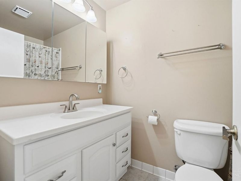 5800 Cherokee Drive, Madeira, OH 45243 Photo 21