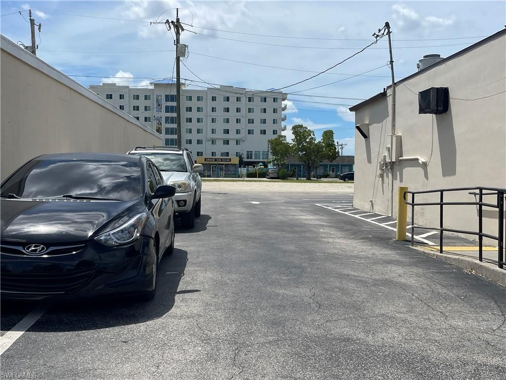 820 Cape Coral Pkwy E, Cape Coral, FL 33904 Photo