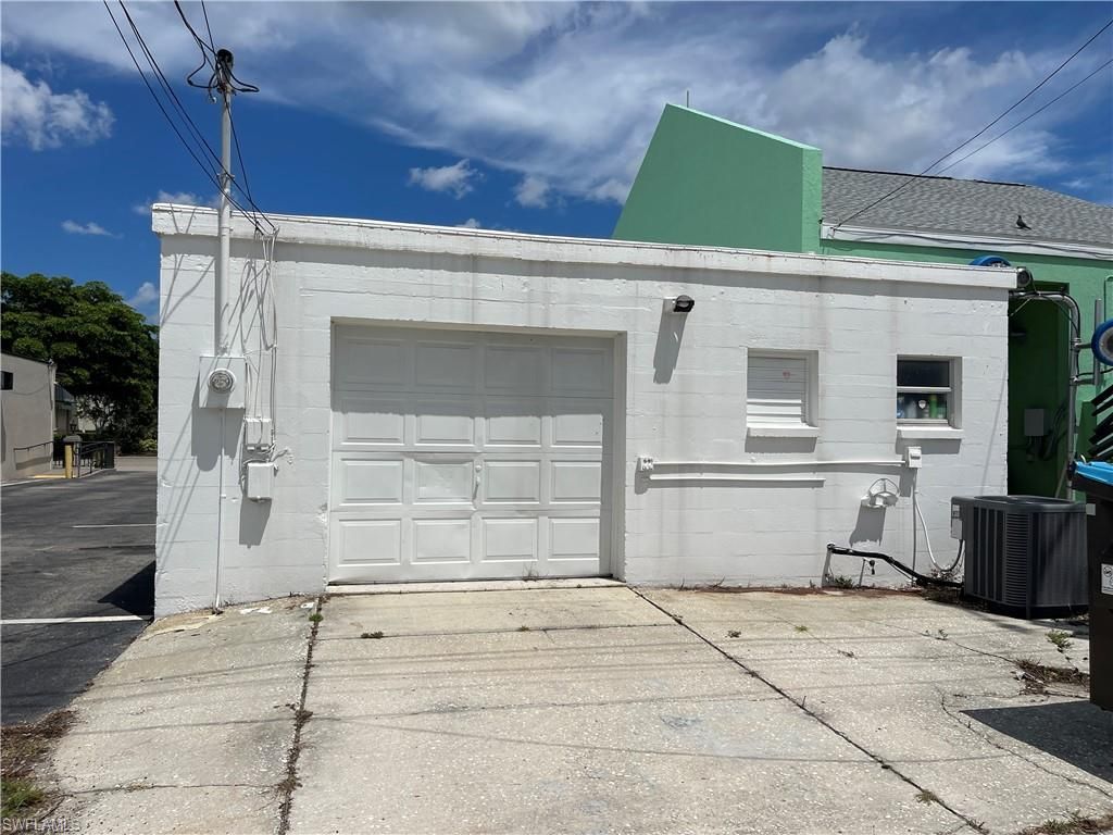 820 Cape Coral Pkwy E, Cape Coral, FL 33904 Photo