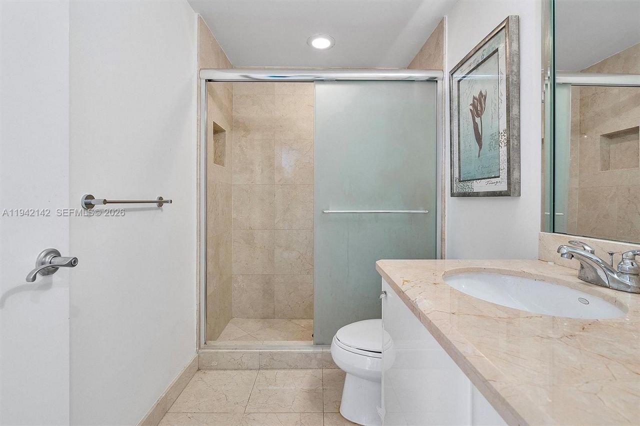 19400 Turnberry Way , Unit 1131, Aventura, FL 33180 Photo