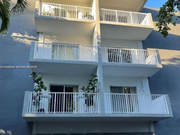 645 NE 121st St, Unit 307, North Miami, FL 33161