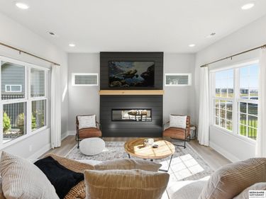 6017 N HWS Cleveland Boulevard, Omaha, NE 68116