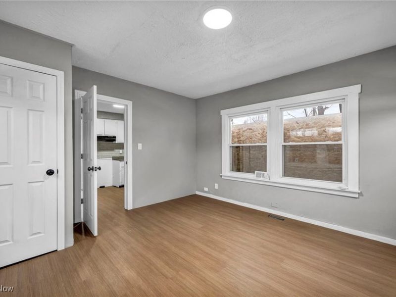 13114 Durkee Avenue, Cleveland, OH 44105 Photo 9