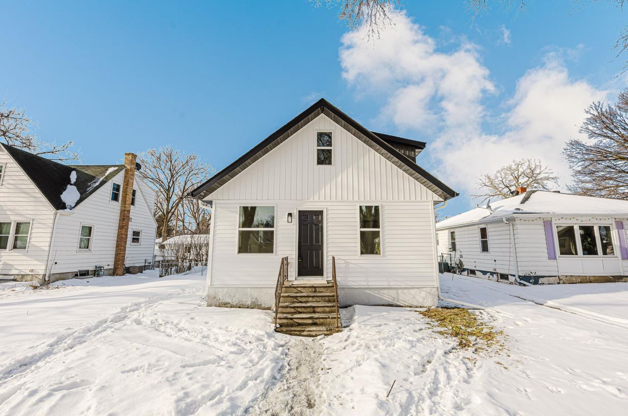 1522 8th Street N, Fargo, ND 58102 Main Photo