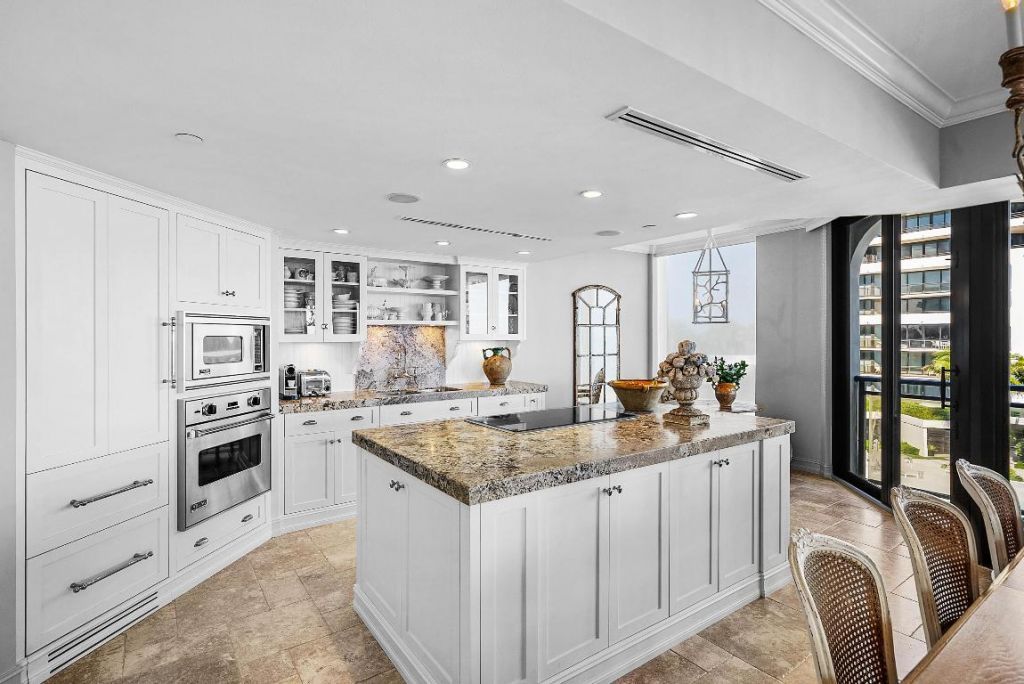 3100 S Ocean Boulevard, Unit 302s, Palm Beach, FL 33480 Photo