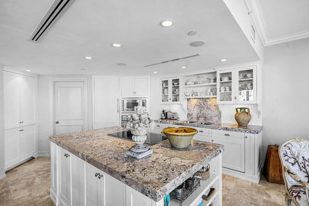 3100 S Ocean Boulevard, Unit 302s, Palm Beach, FL 33480 Photo