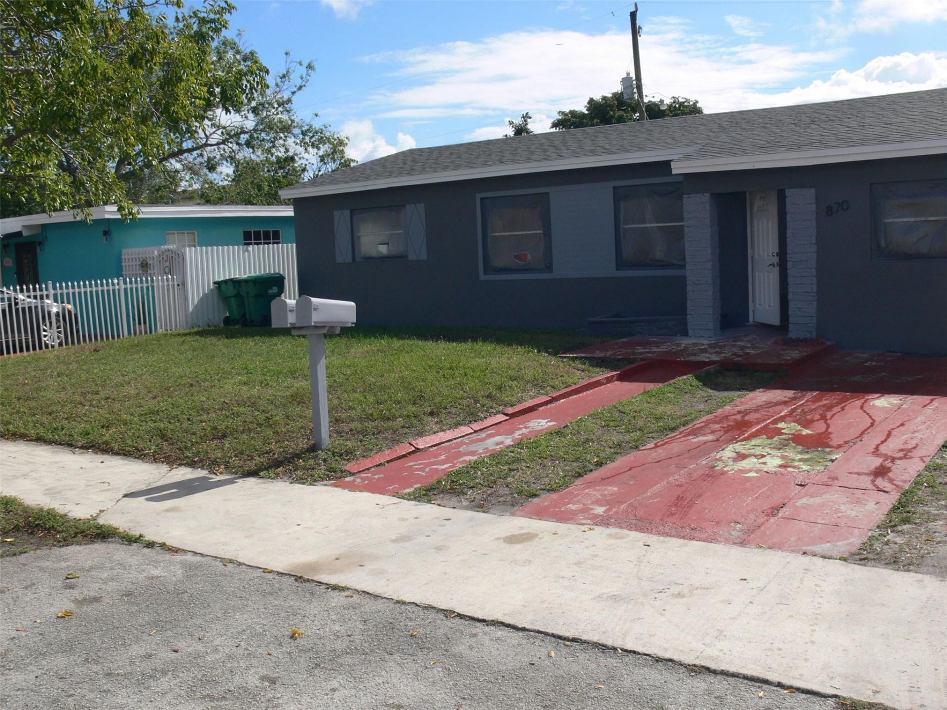 870 NW 84th St, Miami, FL 33150 Main Photo