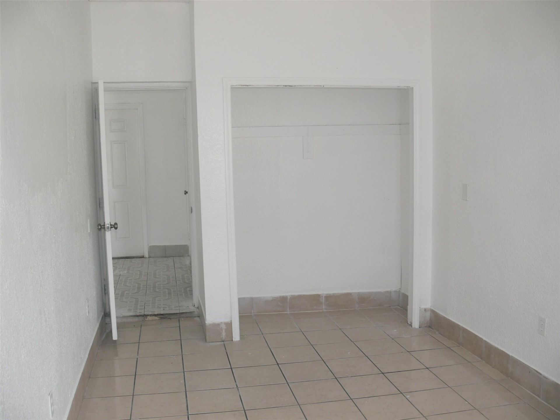 870 NW 84th Street, Miami, FL 33150 Photo