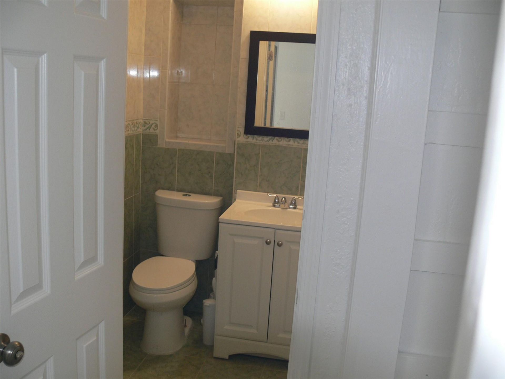 870 NW 84th Street, Miami, FL 33150 Photo