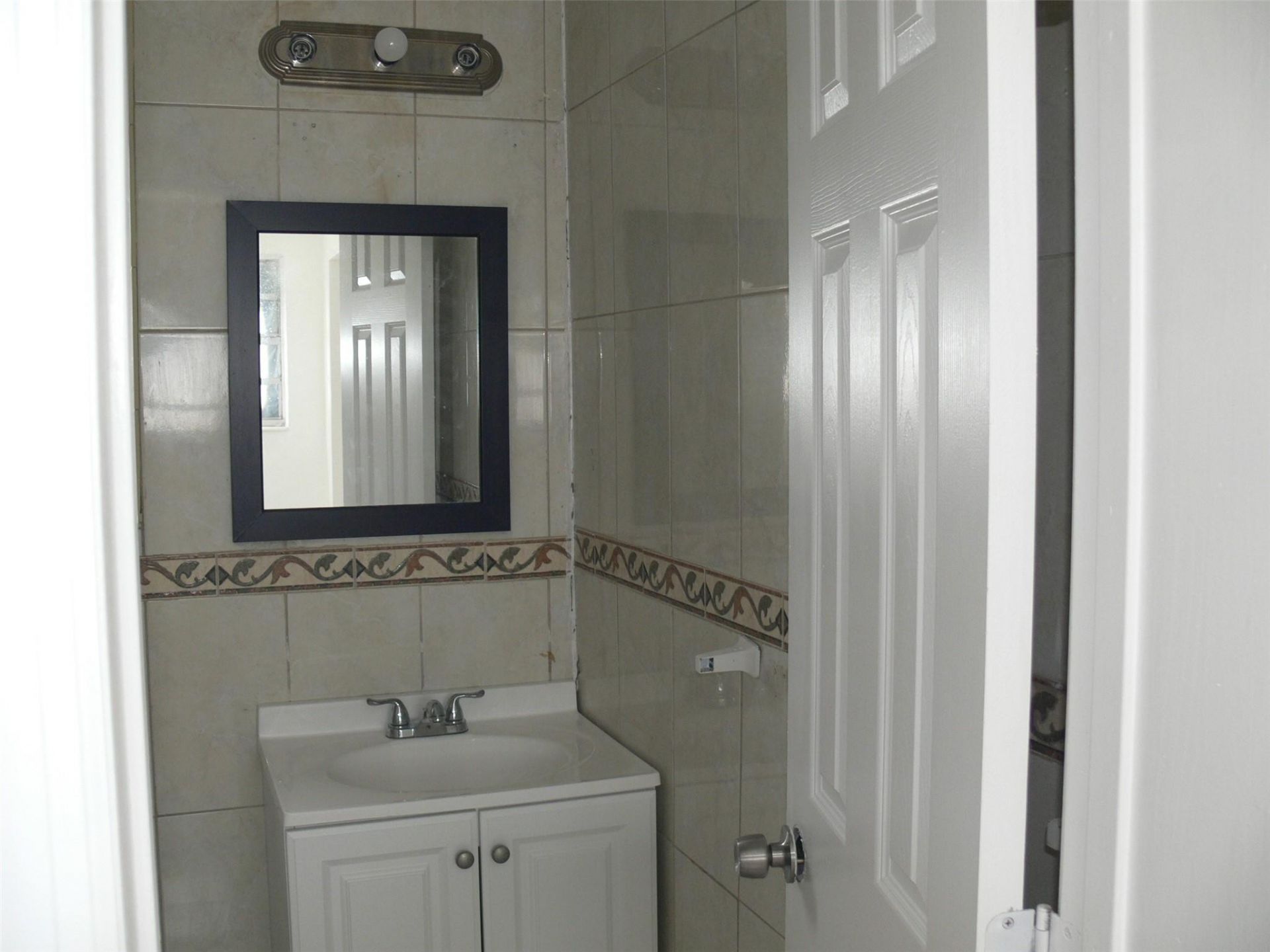 870 NW 84th Street, Miami, FL 33150 Photo