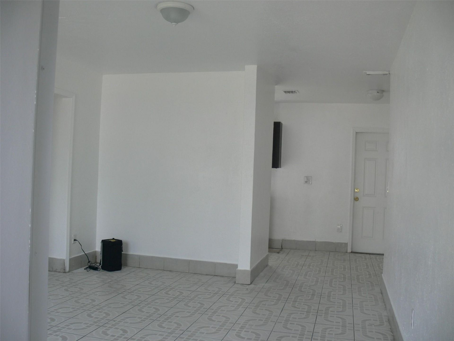 870 NW 84th Street, Miami, FL 33150 Photo