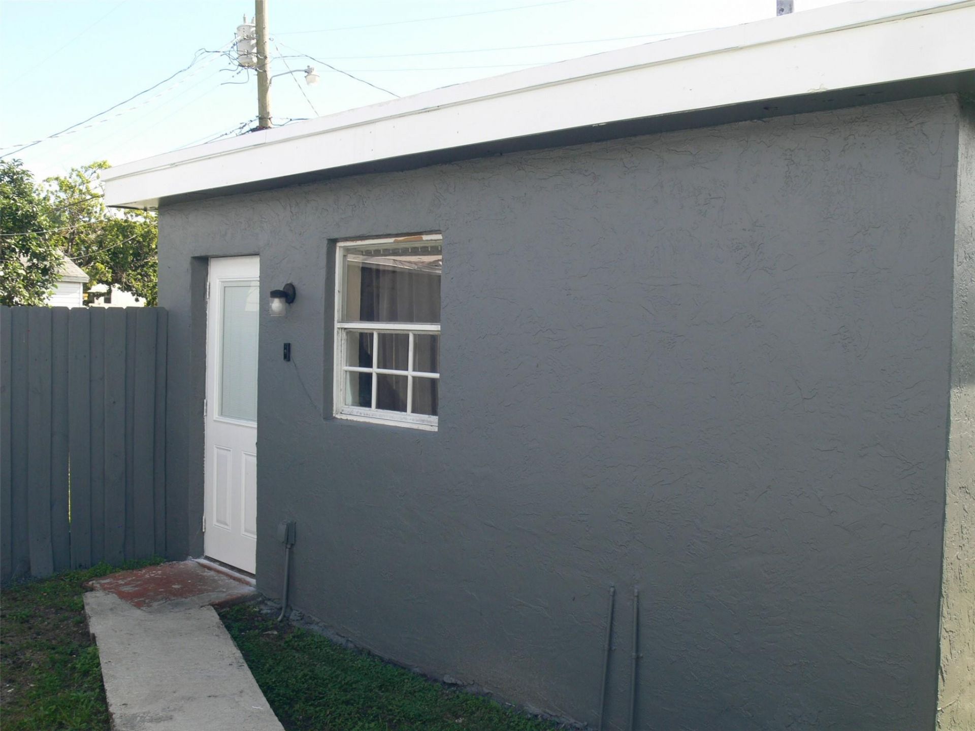 870 NW 84th Street, Miami, FL 33150 Photo