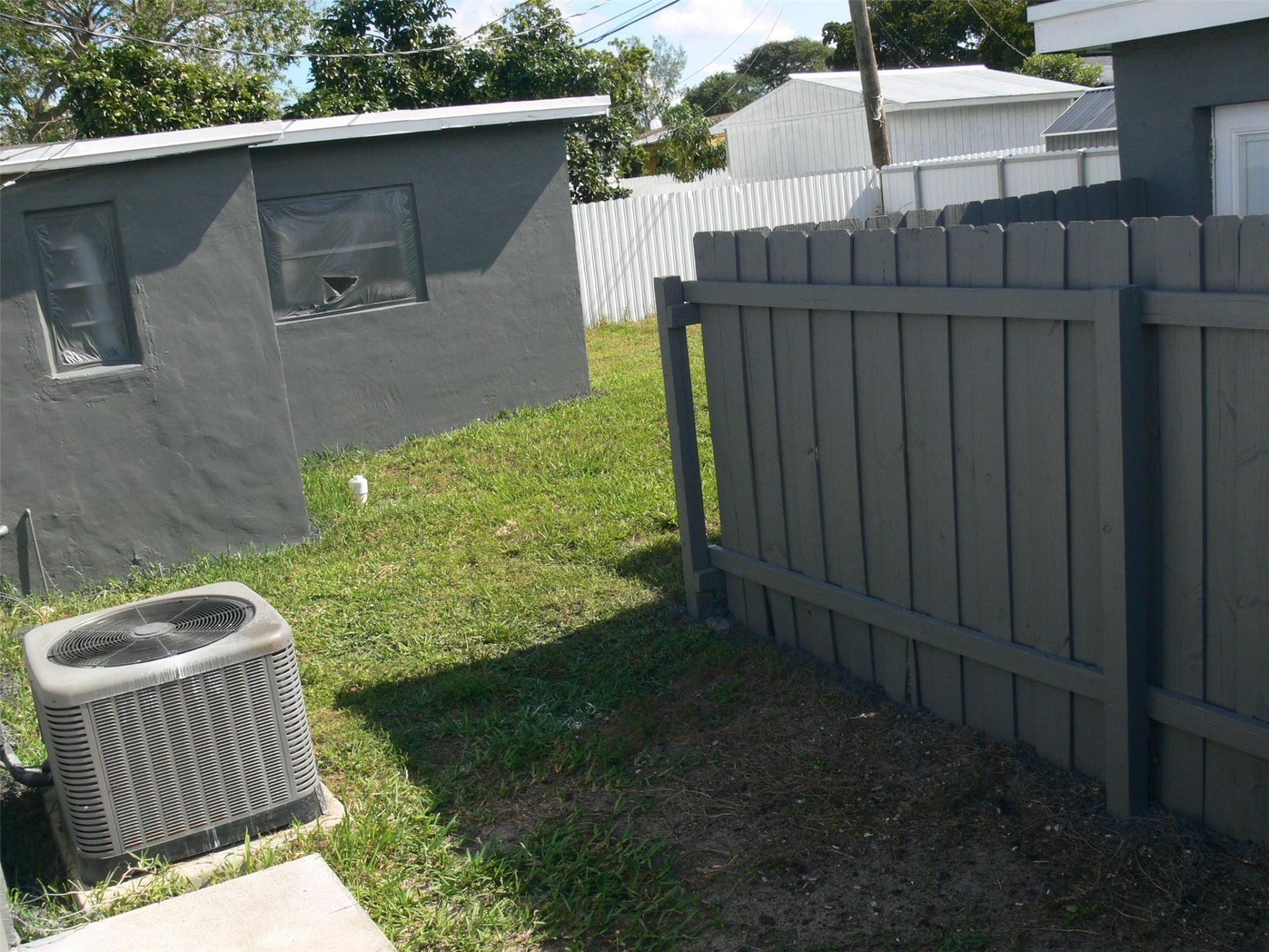 870 NW 84th Street, Miami, FL 33150 Photo