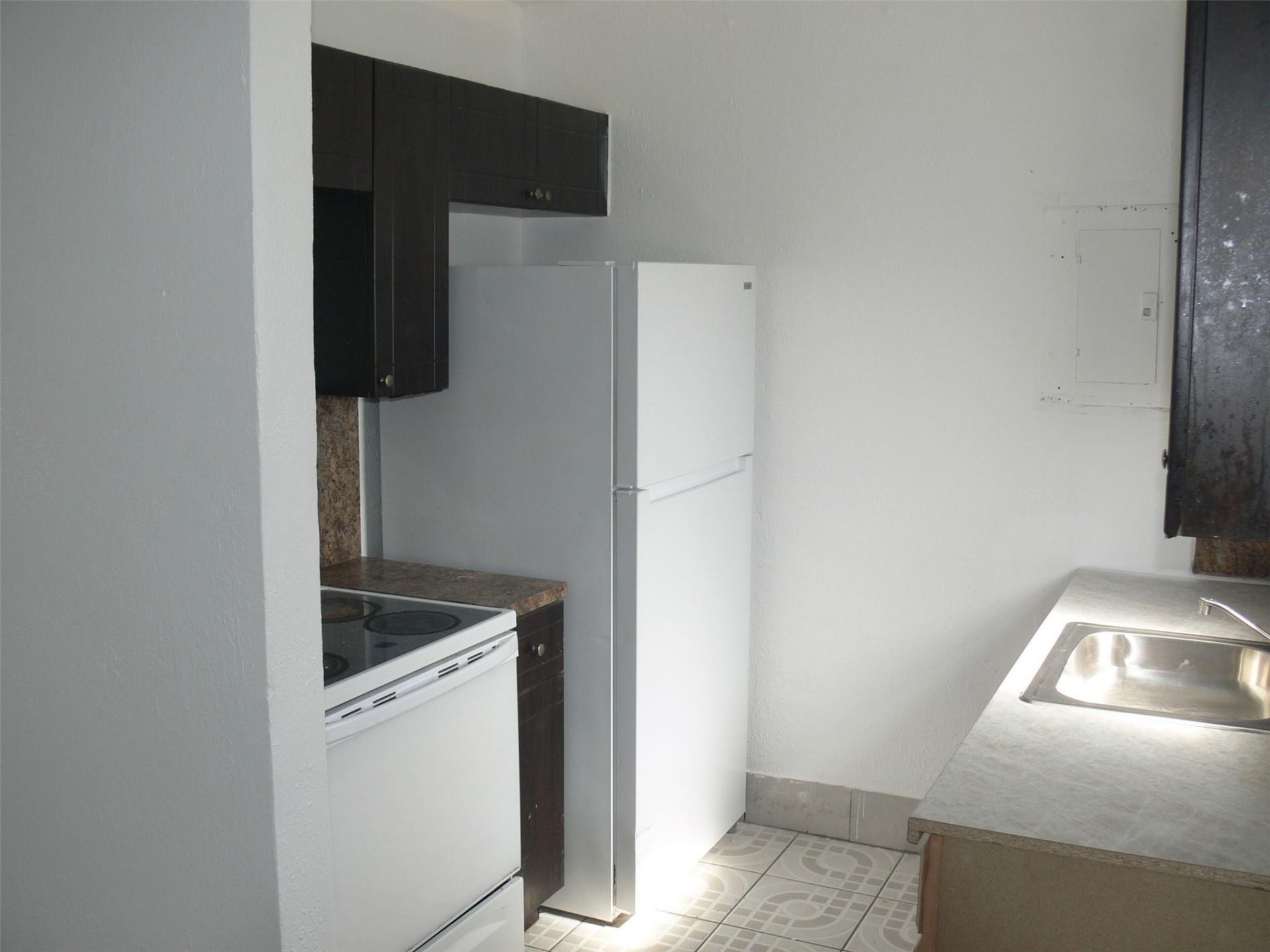 870 NW 84th Street, Miami, FL 33150 Photo