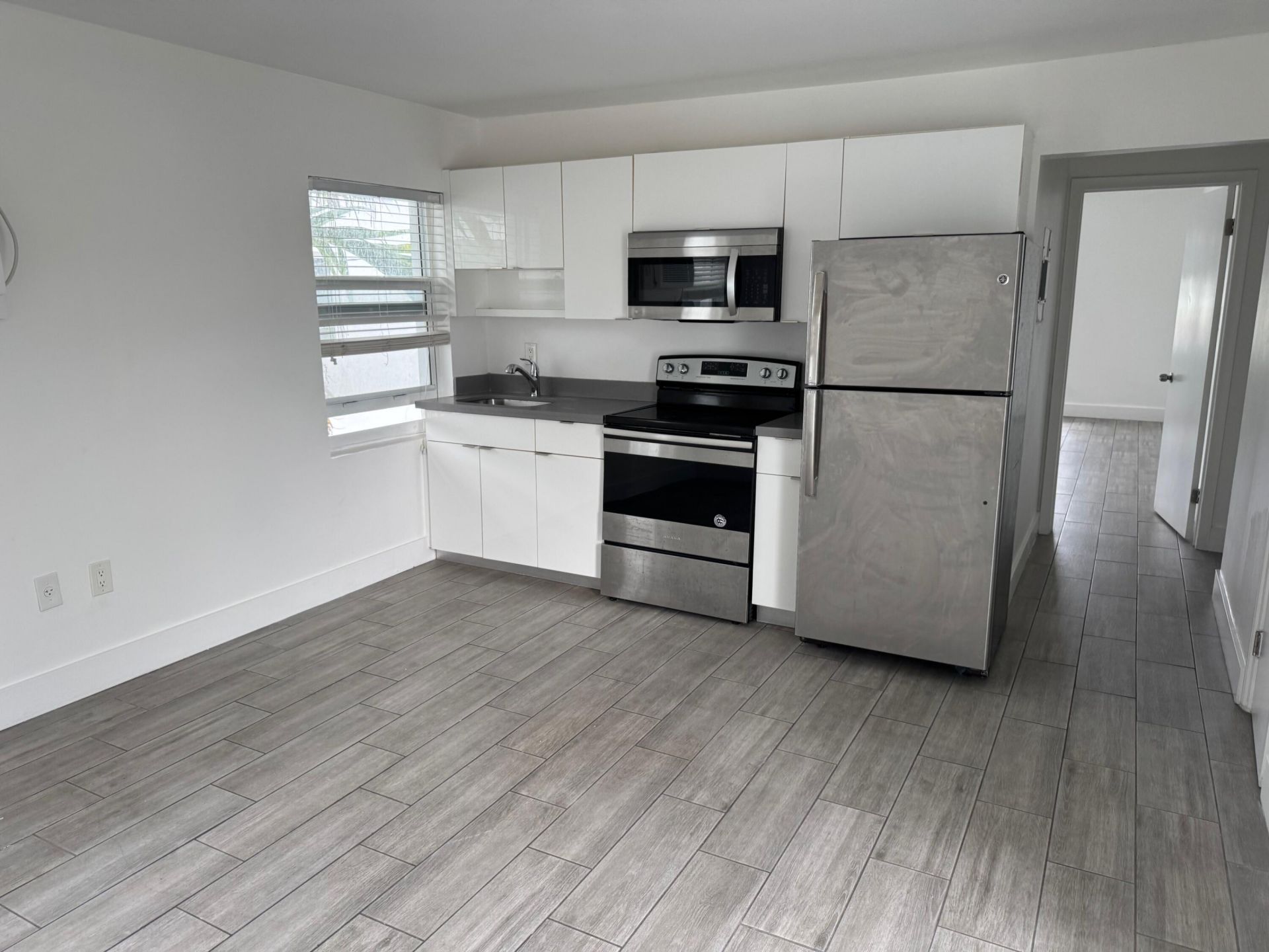 7910 Abbott Avenue, Unit 6, Miami Beach, FL 33141 Photo