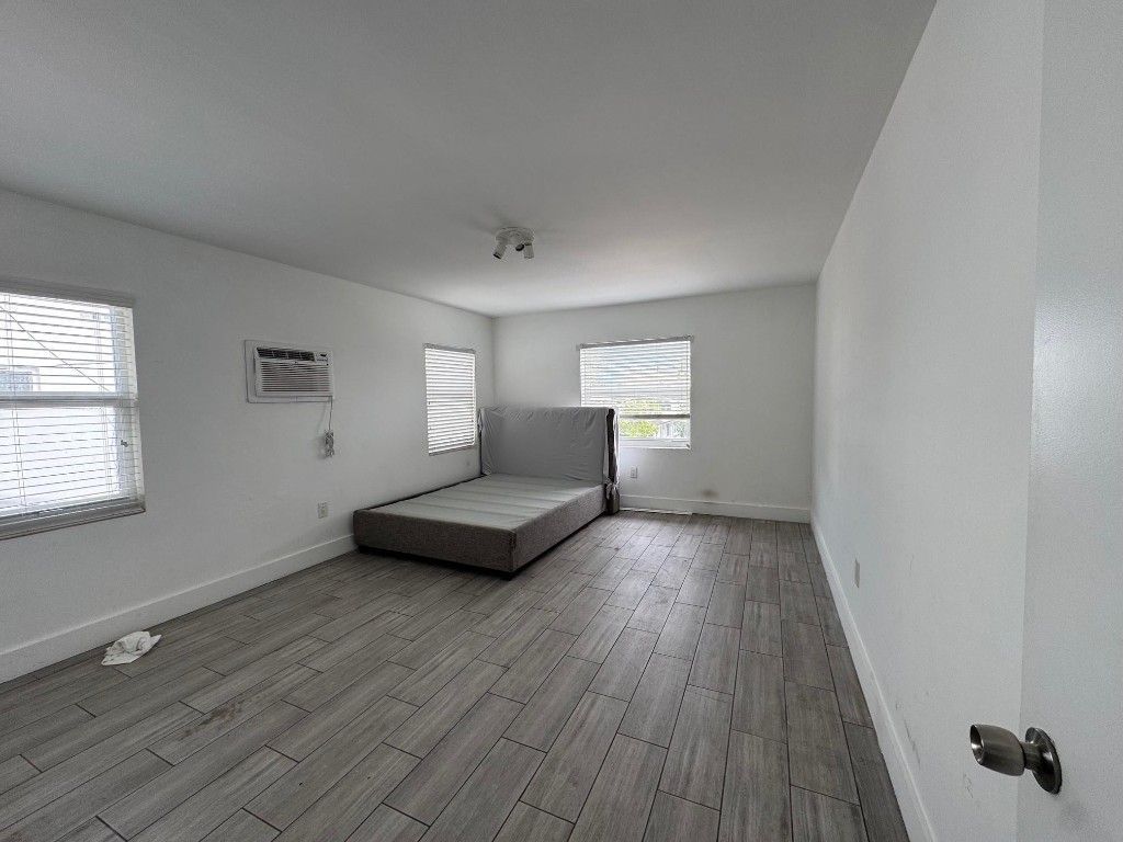 7910 Abbott Avenue, Unit 6, Miami Beach, FL 33141 Photo