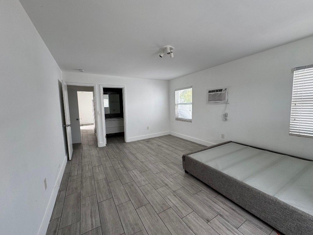 7910 Abbott Avenue, Unit 6, Miami Beach, FL 33141 Photo