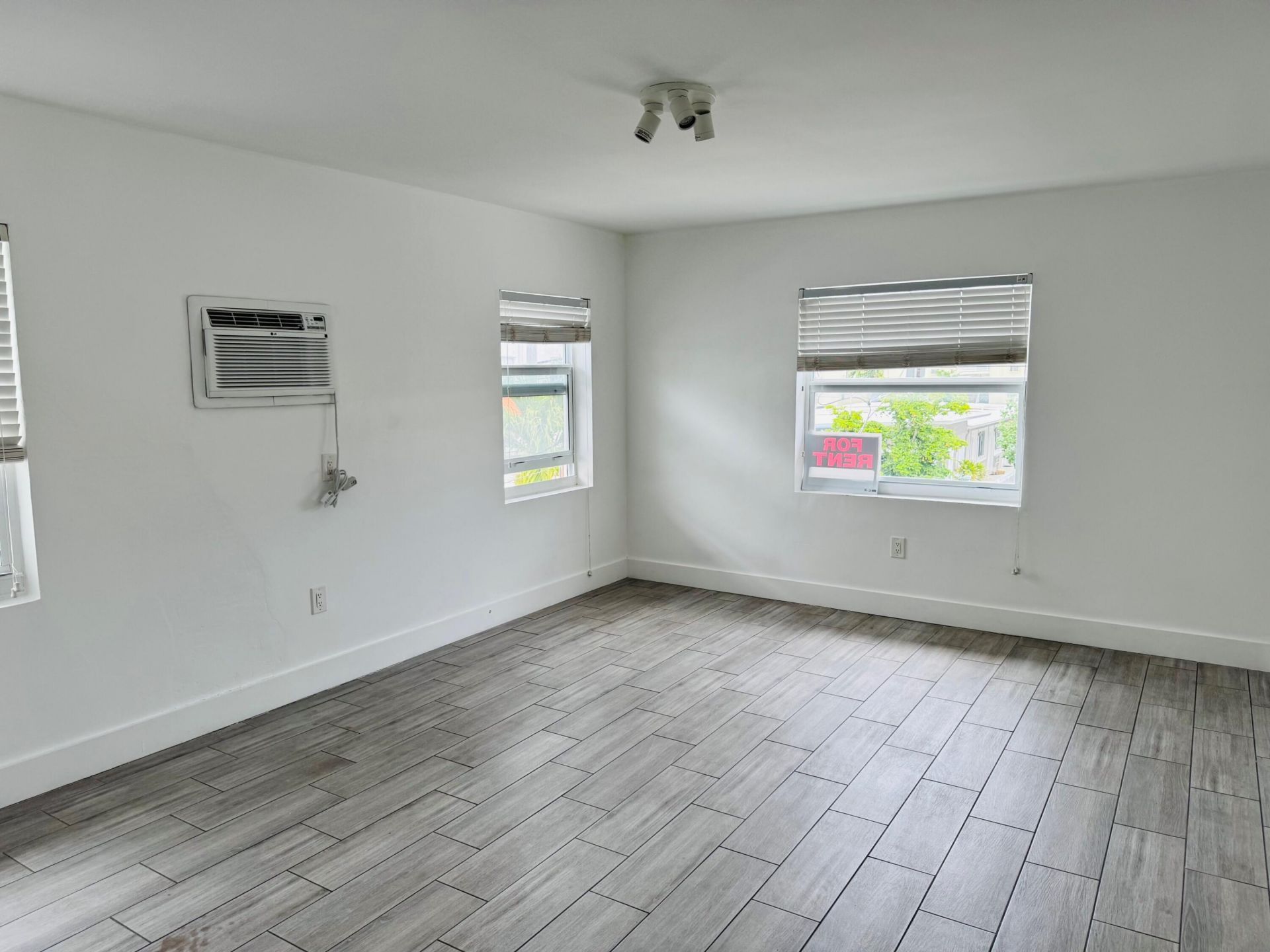 7910 Abbott Avenue, Unit 6, Miami Beach, FL 33141 Photo