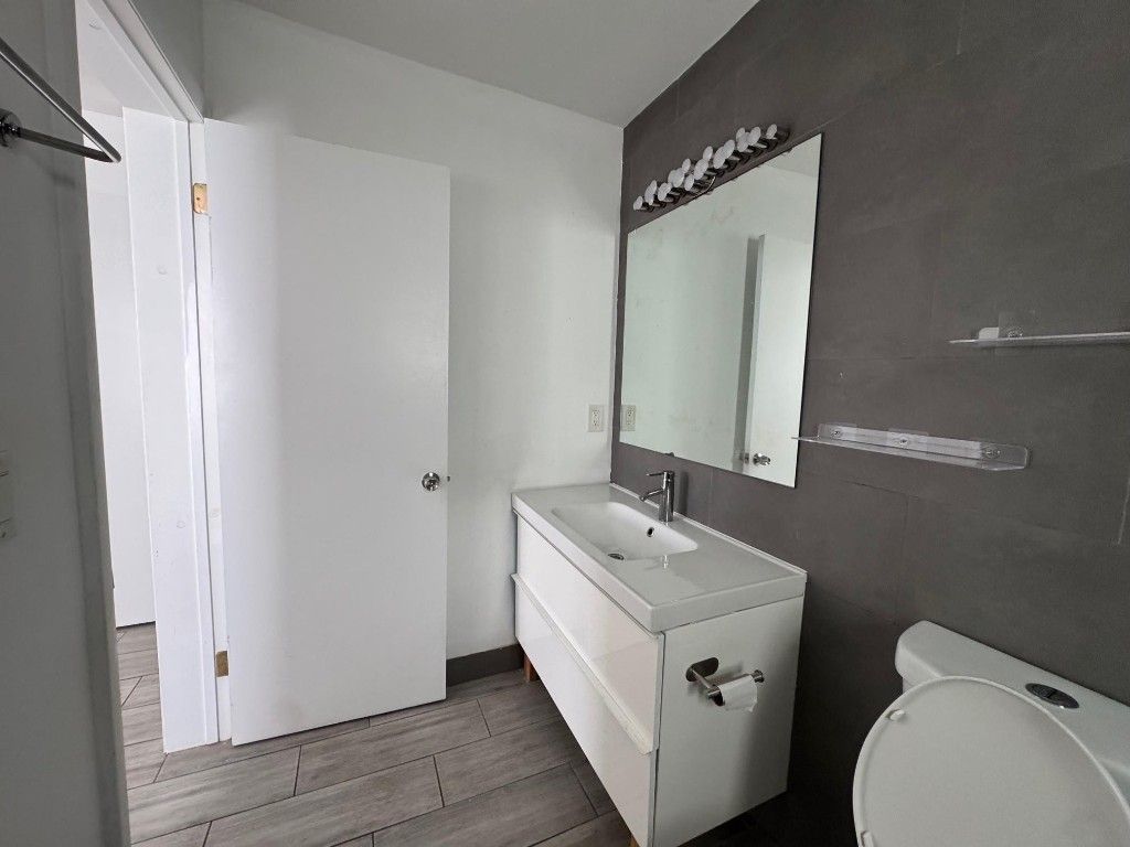 7910 Abbott Avenue, Unit 6, Miami Beach, FL 33141 Photo