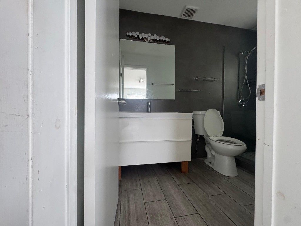 7910 Abbott Avenue, Unit 6, Miami Beach, FL 33141 Photo