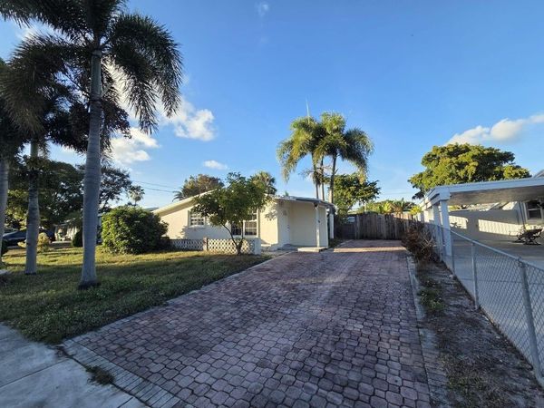 5751 SW 37th Street, Davie, FL 33314