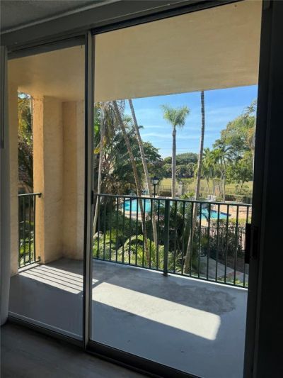 1721 Village Blvd, Unit 204, West Palm Beach, FL 33409 Photo