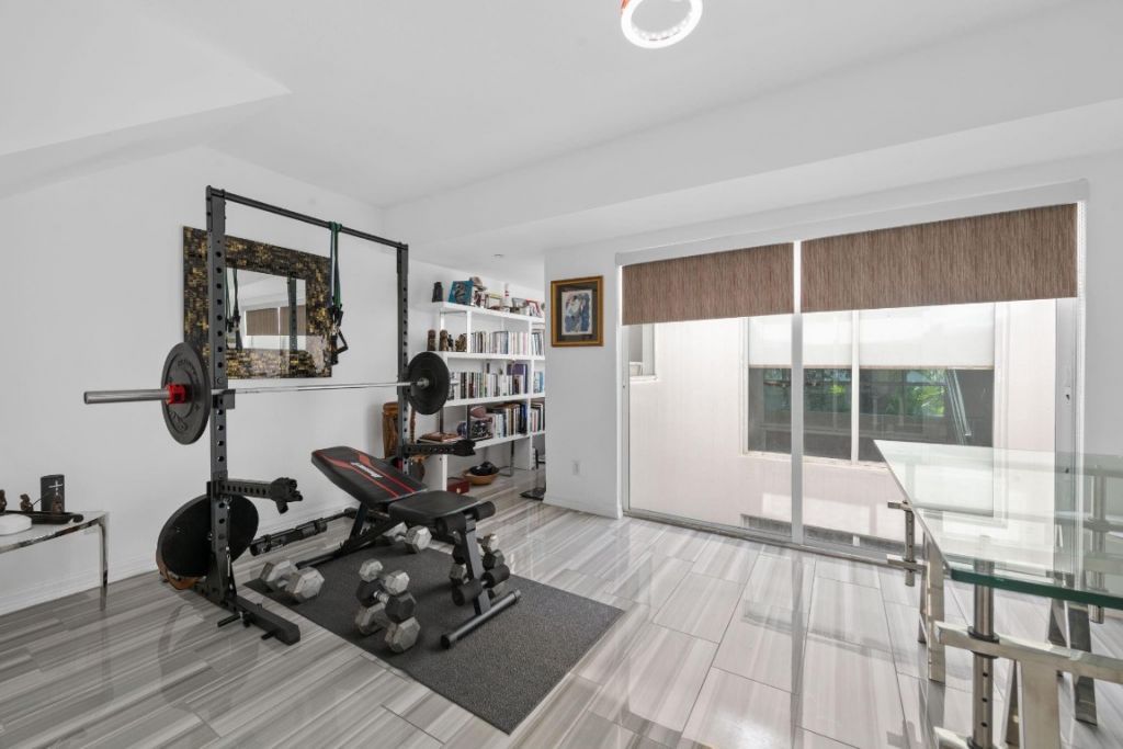 910 NE 16th Terrace, Unit 2, Fort Lauderdale, FL 33304 Photo