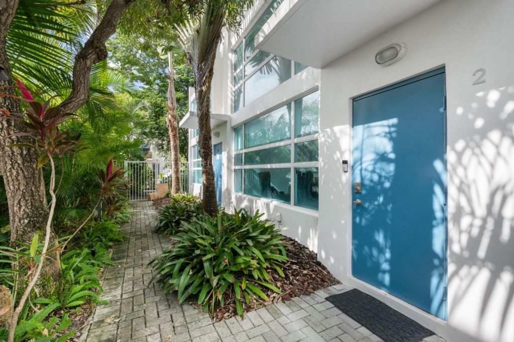 910 NE 16th Terrace, Unit 2, Fort Lauderdale, FL 33304 Photo