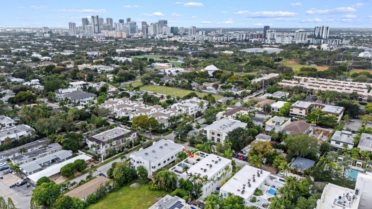 910 NE 16th Terrace, Unit 2, Fort Lauderdale, FL 33304 Photo