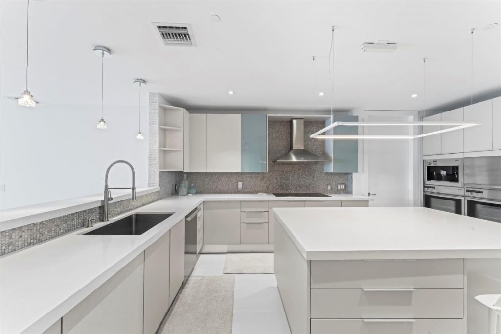 5959 Collins Avenue, Unit 1203, Miami Beach, FL 33140 Photo