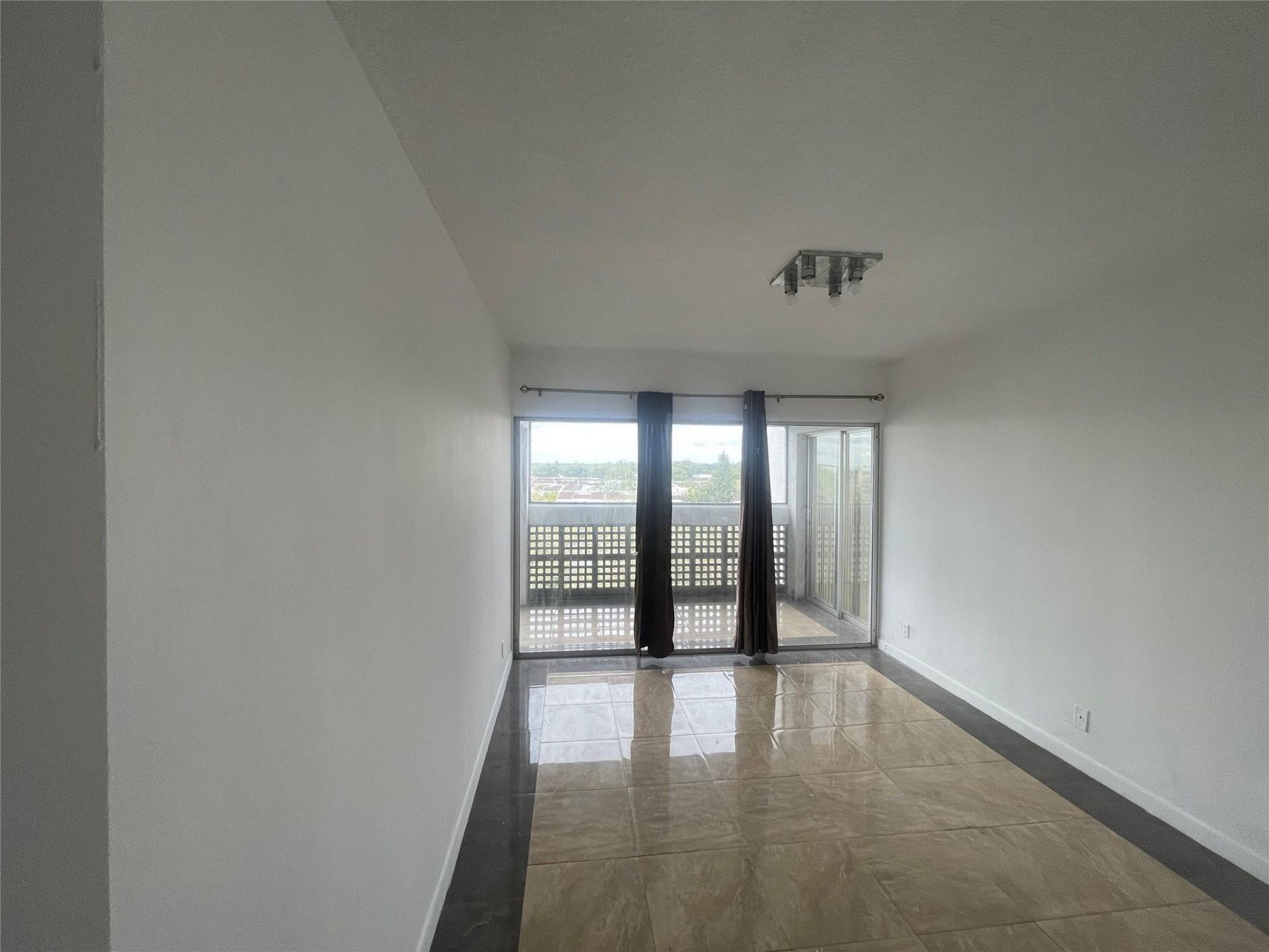 3301 Spanish Moss Te, Unit 601, Lauderhill, FL 33319 Photo