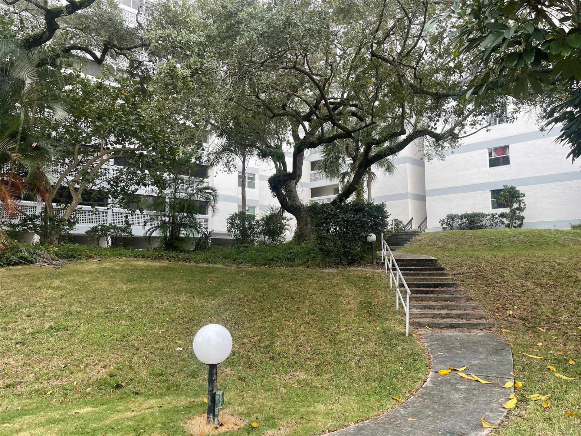 3301 Spanish Moss Te, Unit 601, Lauderhill, FL 33319 Photo