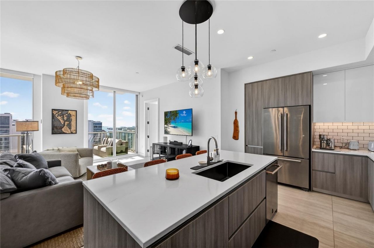 301 Quay Commons, Unit 1807, Sarasota, FL 34236 Photo