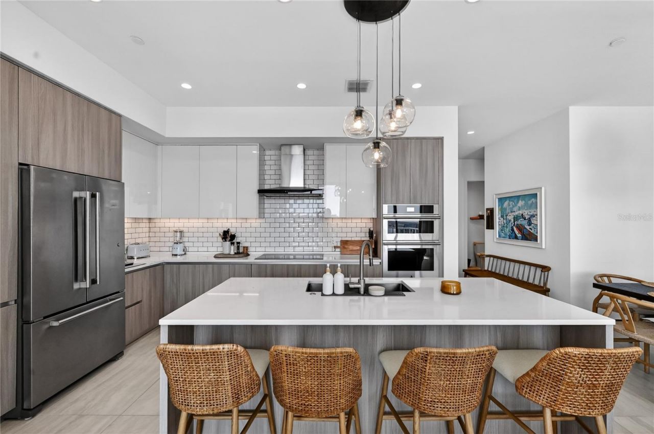 301 Quay Commons, Unit 1807, Sarasota, FL 34236 Photo