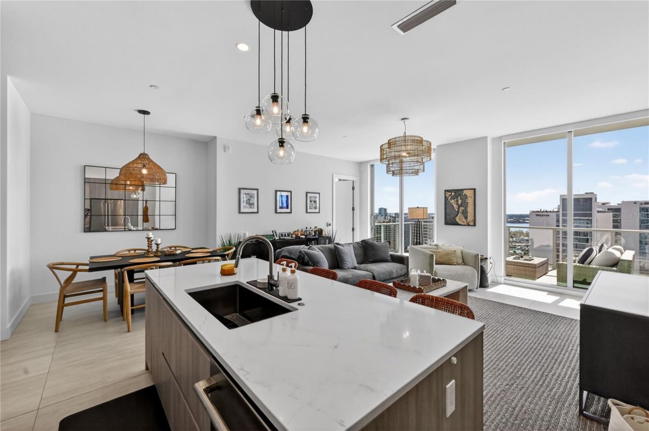 301 Quay Commons, Unit 1807, Sarasota, FL 34236 Photo