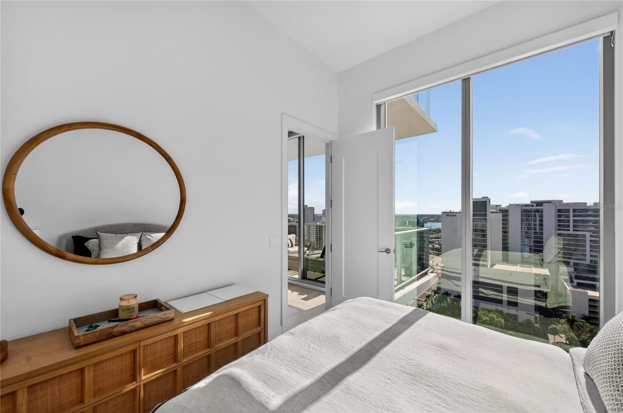 301 Quay Commons, Unit 1807, Sarasota, FL 34236 Photo