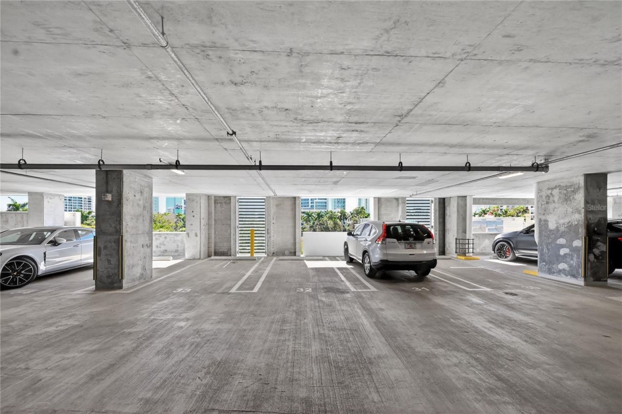 301 Quay Commons, Unit 1807, Sarasota, FL 34236 Photo