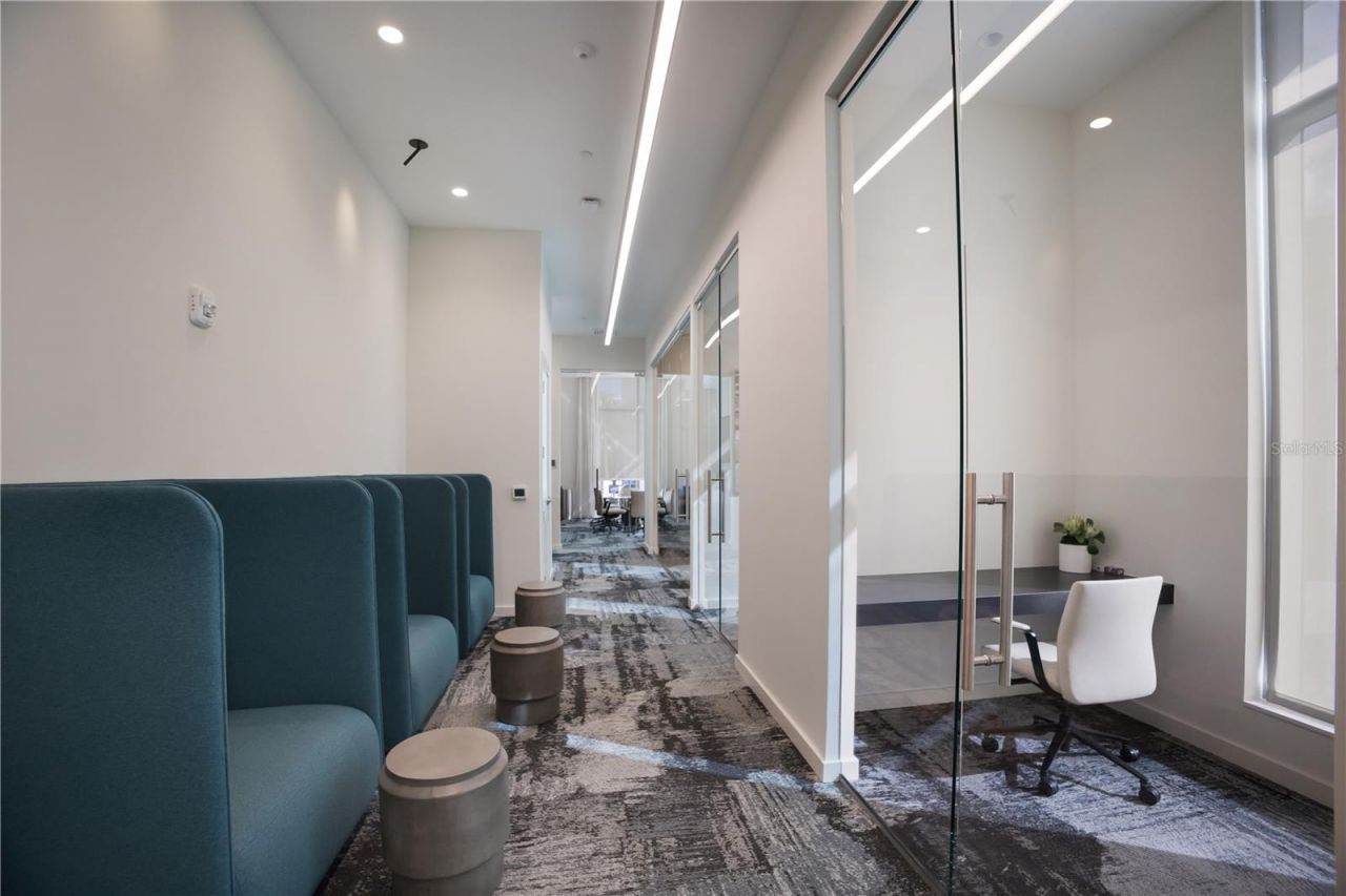 301 Quay Commons, Unit 1807, Sarasota, FL 34236 Photo