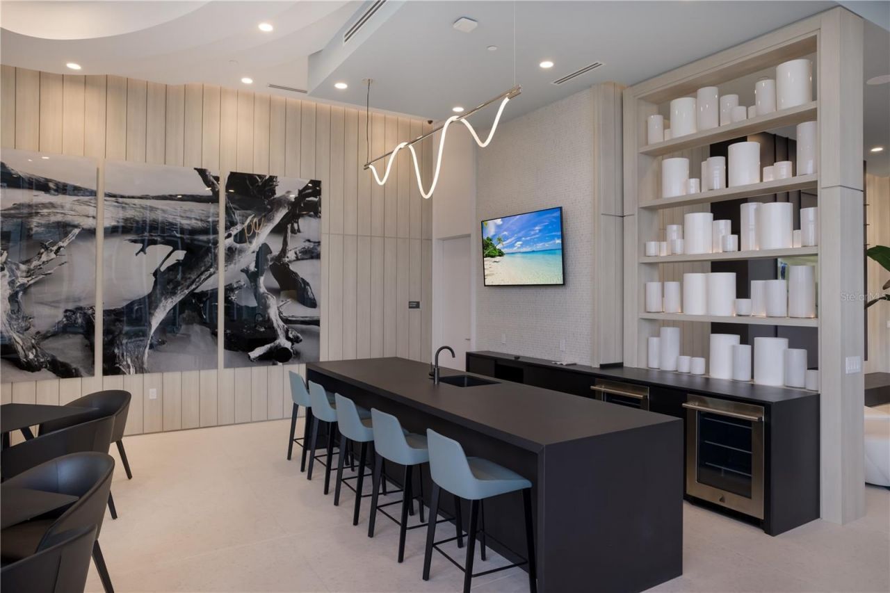 301 Quay Commons, Unit 1807, Sarasota, FL 34236 Photo