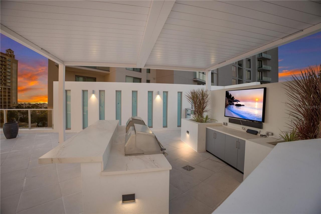 301 Quay Commons, Unit 1807, Sarasota, FL 34236 Photo