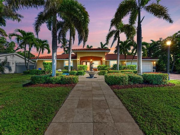 608 HAMPSHIRE LANE, HOLMES BEACH, FL 34217