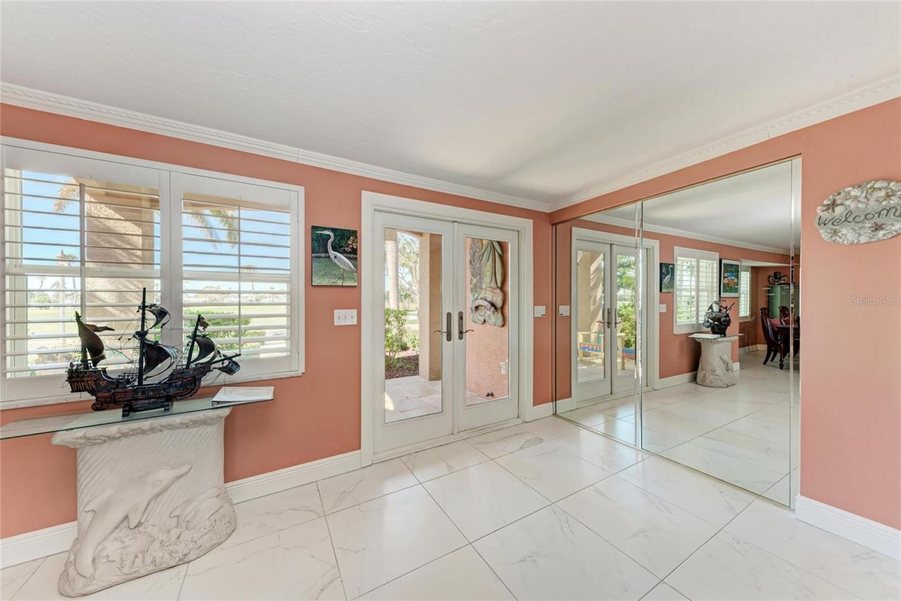 608 Hampshire Lane, Holmes Beach, FL 34217 Photo