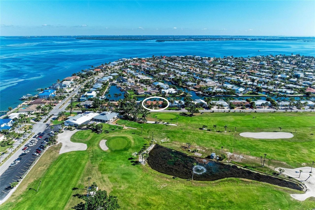 608 Hampshire Lane, Holmes Beach, FL 34217 Photo