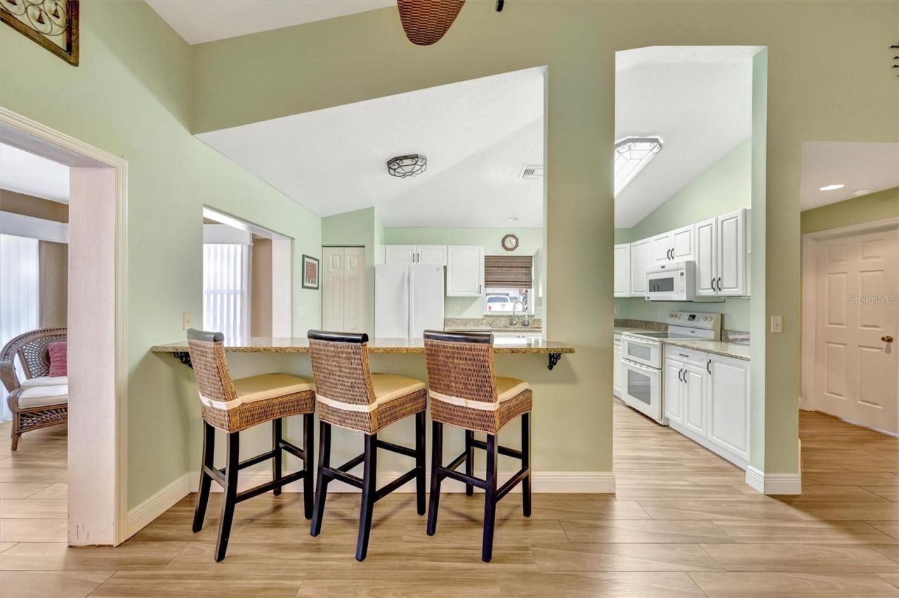 1612 Fairway Oaks Drive, Palmetto, FL 34221 Photo