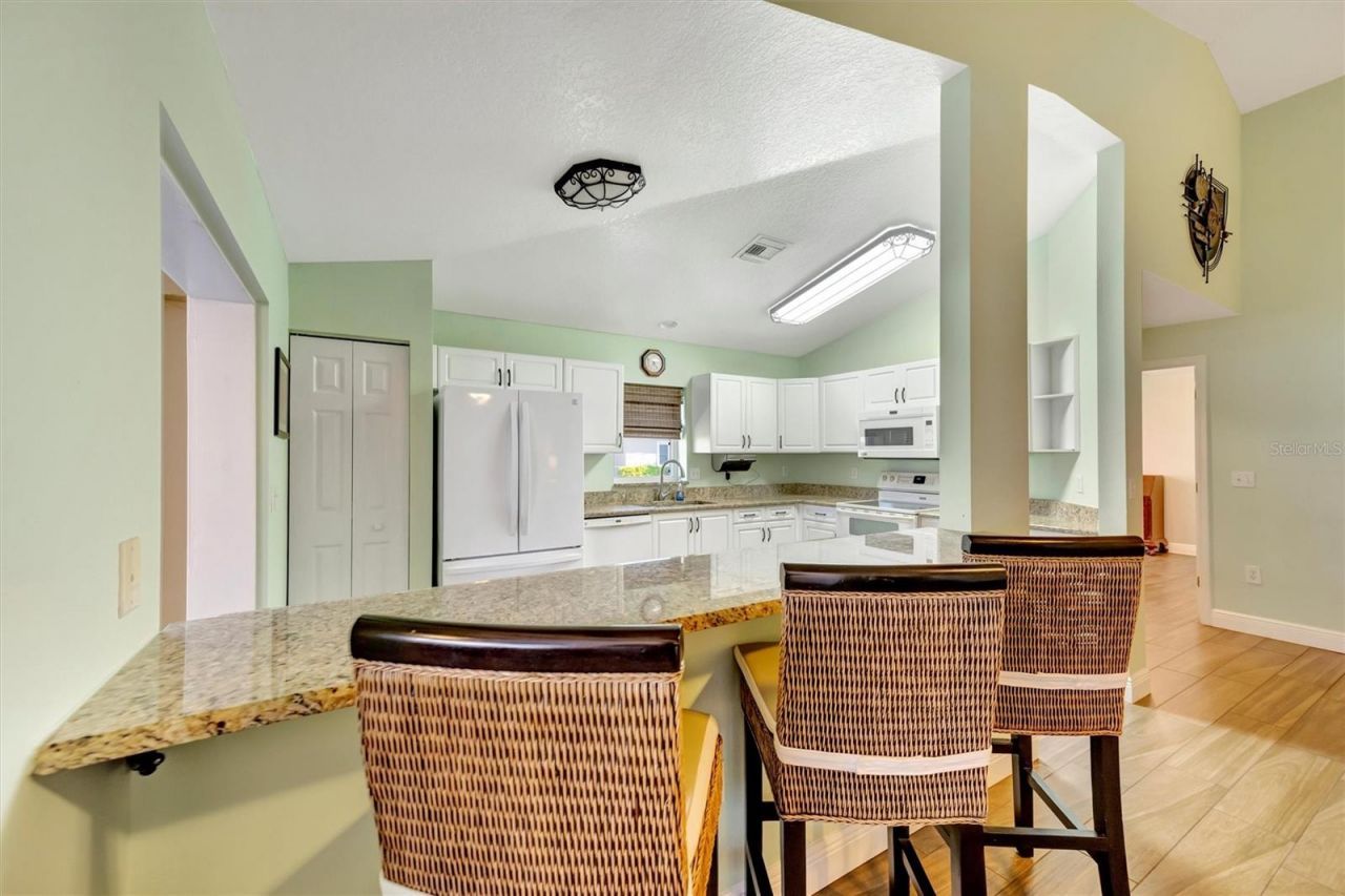 1612 Fairway Oaks Drive, Palmetto, FL 34221 Photo