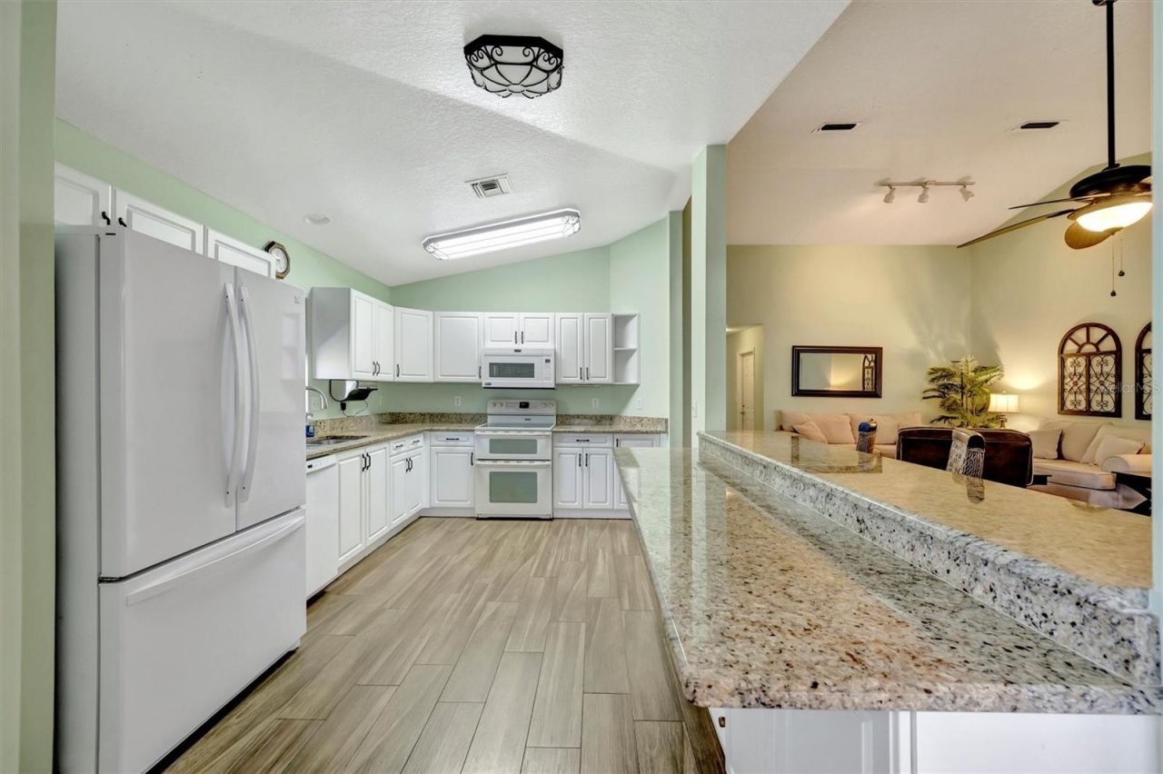 1612 Fairway Oaks Drive, Palmetto, FL 34221 Photo