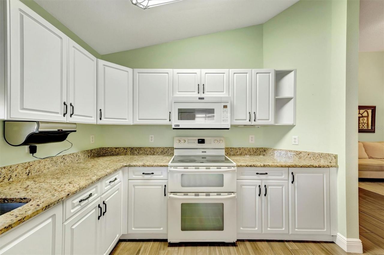 1612 Fairway Oaks Drive, Palmetto, FL 34221 Photo