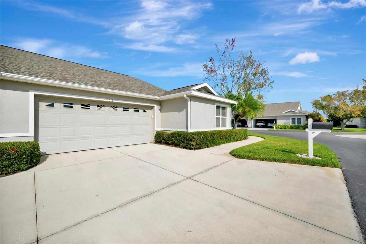 1612 Fairway Oaks Drive, Palmetto, FL 34221 Photo