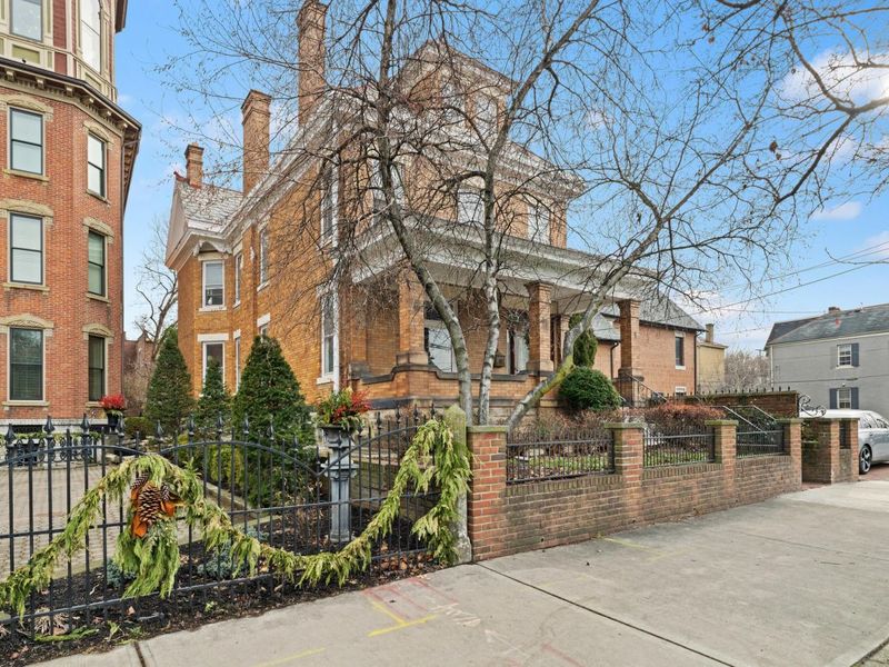 496 S 3rd Street, Columbus, OH 43215 Photo 2